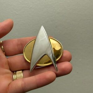 Star Trek Communicator Badge 1988 Paramount